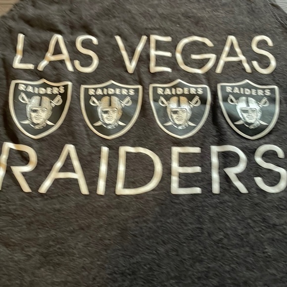 4/20 🛍️ Small Las Vegas Raiders Top size Small - Picture 2 of 3